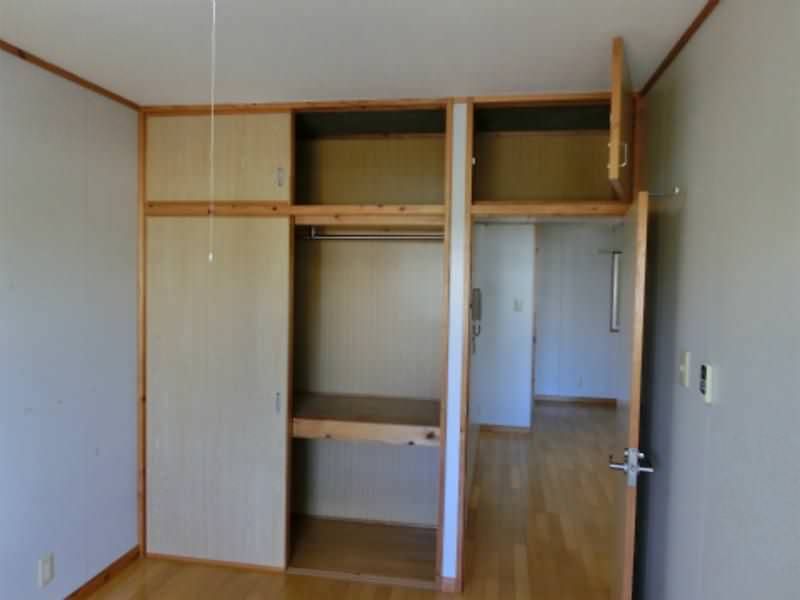 2LDK Apartment for Rent in Uruma City, Okinawa - Thumbnail 4