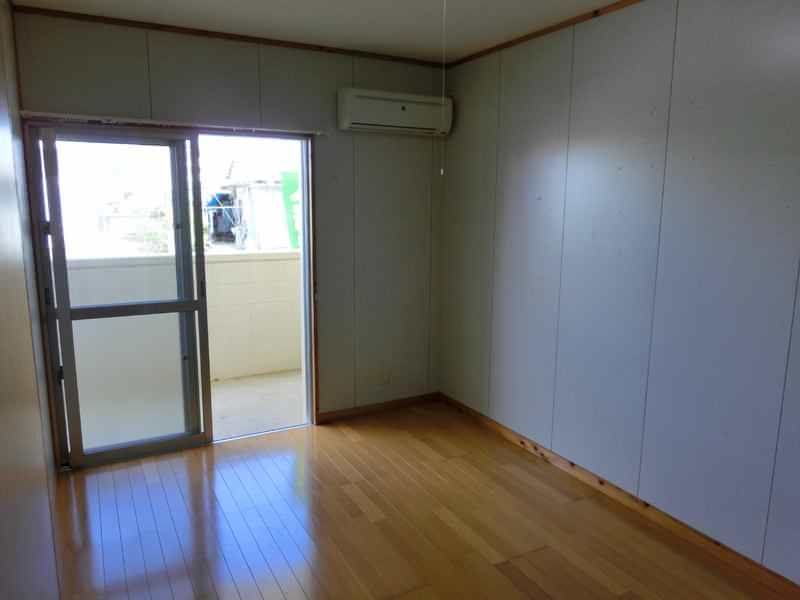 2LDK Apartment for Rent in Uruma City, Okinawa - Thumbnail 2