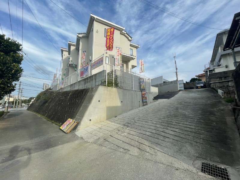 New 4LDK House in Uruma Ezu, Okinawa with Quasi-Fireproof Build - Thumbnail 3