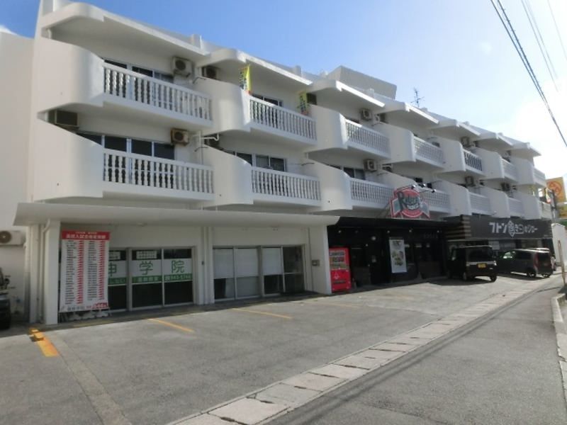 Sunrise Building 2DK Apartment for Rent in Ginowan, Okinawa - Thumbnail 2