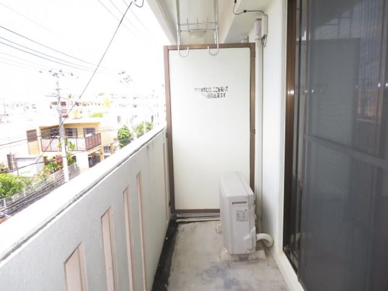 1R Apartment for Rent in Minatogawa, Urasoe, Okinawa - No Deposit - Thumbnail 3
