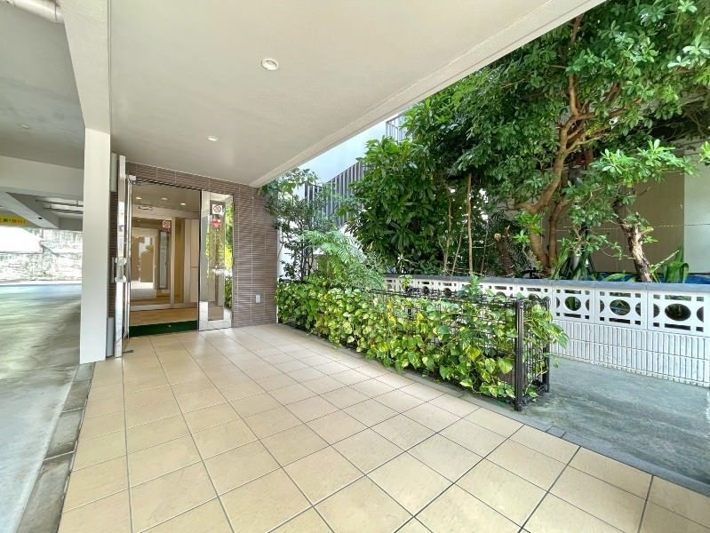 Modern 2LDK Apartment for Rent in Naha, Okinawa - Thumbnail 3