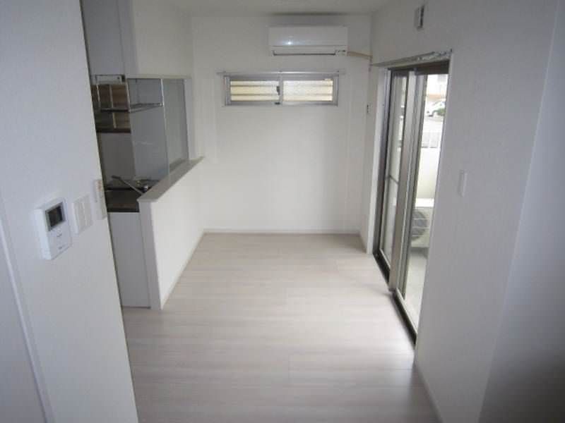 Rent Rivere Kanagusuku 1R Apartment in Tomigusuku, Okinawa - Thumbnail 3