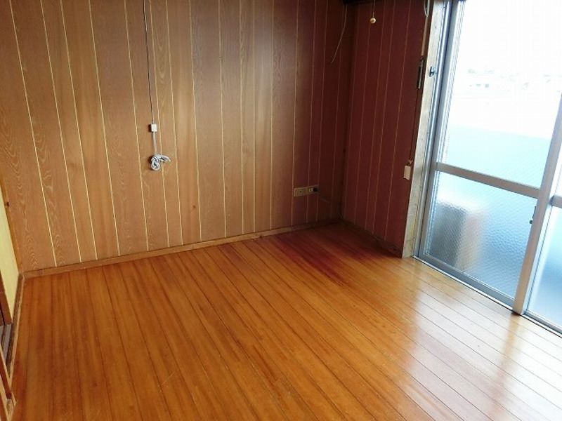 1K Apartment for Rent in Nagata, Ginowan City, Okinawa - Thumbnail 3