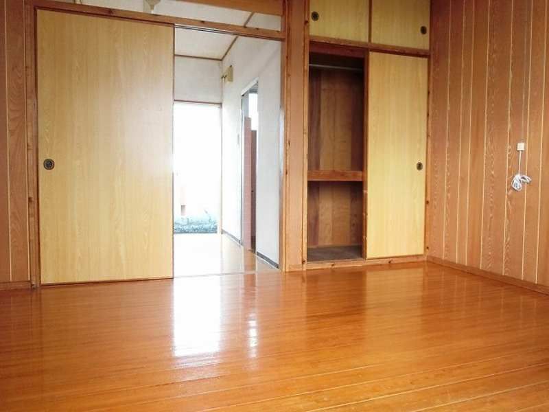 1K Apartment for Rent in Nagata, Ginowan City, Okinawa - Thumbnail 4
