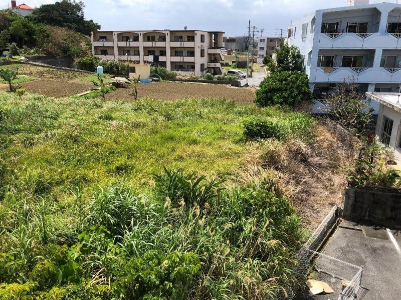 982 Tsubo Land with House in Tomigusuku Okinawa - Thumbnail 2