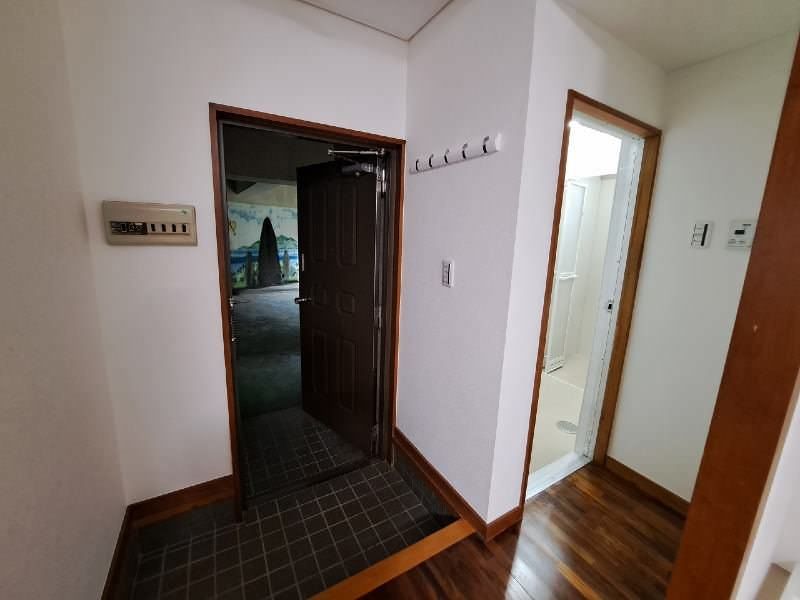 Renovated 2LDK Apartment for Rent in Naha's Shuri Area - Thumbnail 2