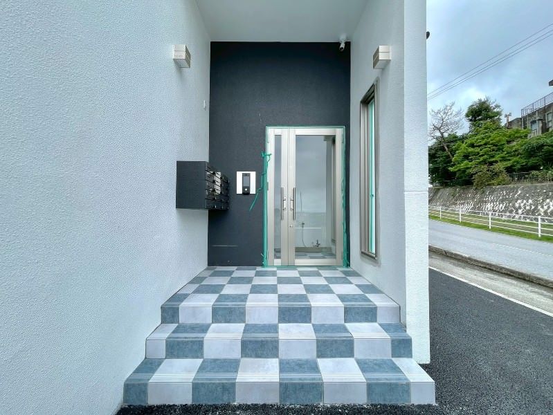 New 2LDK Pet-Friendly Apartment in Chatan, Okinawa - Thumbnail 3