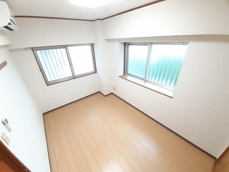 Sunny Hill 2DK Apartment for Rent in Nishihara, Okinawa - Thumbnail 4
