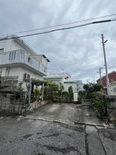 3LDK Two-Storey Concrete House for Sale in Yomitan Village, Okinawa - Thumbnail 2