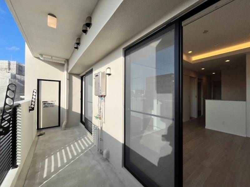 Modern 2DK Apartment for Rent in Urasoe, Okinawa with Free Internet - Thumbnail 2