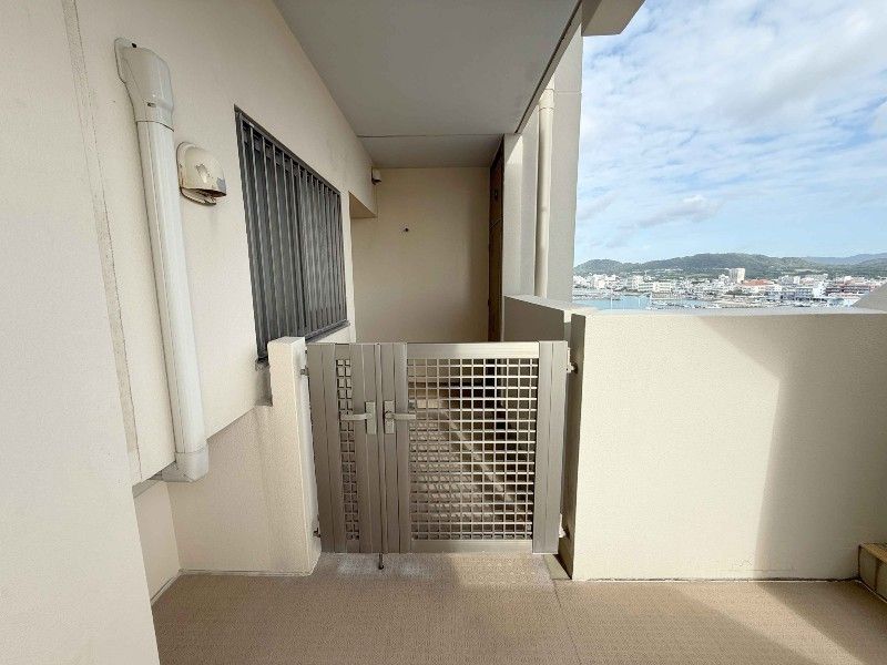 Oceanview 3LDK Apartment in Coral Bay Ishigaki Island Building 2 - Thumbnail 2