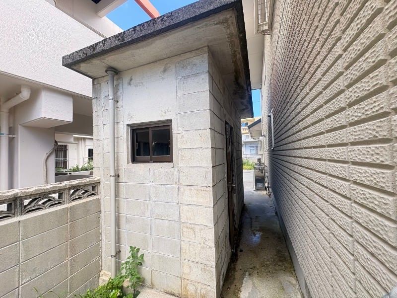 5LDK House for Sale in Ginowan, Okinawa with Large Land - Thumbnail 3