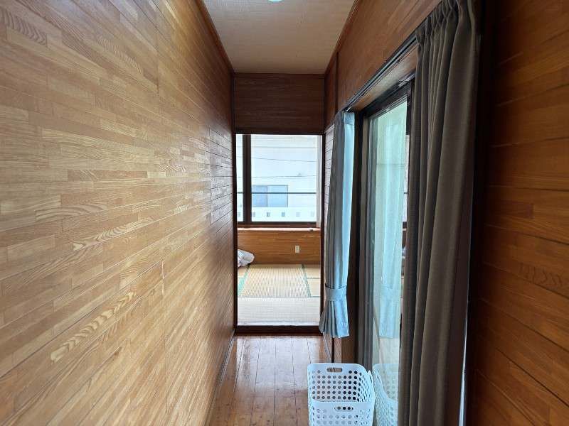 5LDK Family House with Large Parking in Okinawa City - Thumbnail 2
