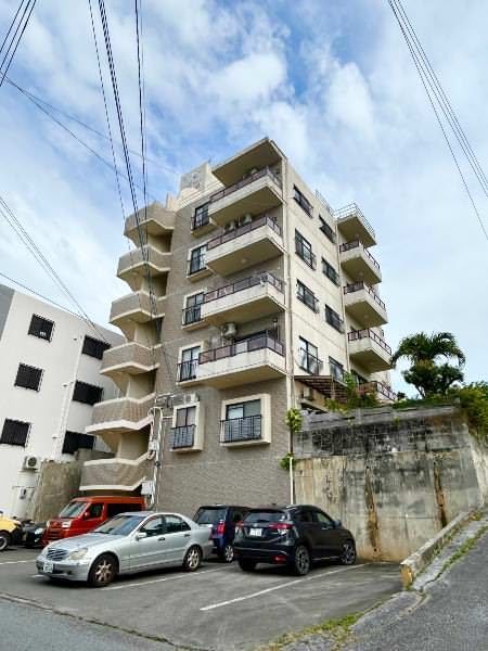 Renovated Ocean View 1LDK Apartment for Rent in Ginowan, Okinawa - Image 1
