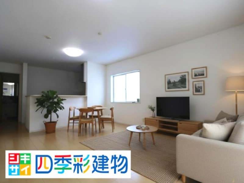 Used 4LDK House in Uruma, Okinawa - 99.63 sqm - Thumbnail 3