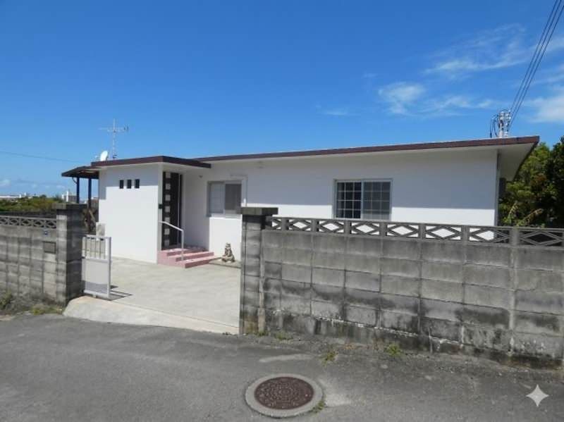 3LDK Detached House for Rent in Ginowan City, Okinawa - Thumbnail 2