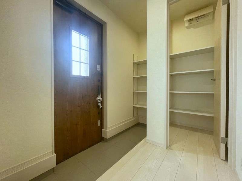 New 3LDK House in Uruma City, Okinawa with Walk-in Closet - Thumbnail 4