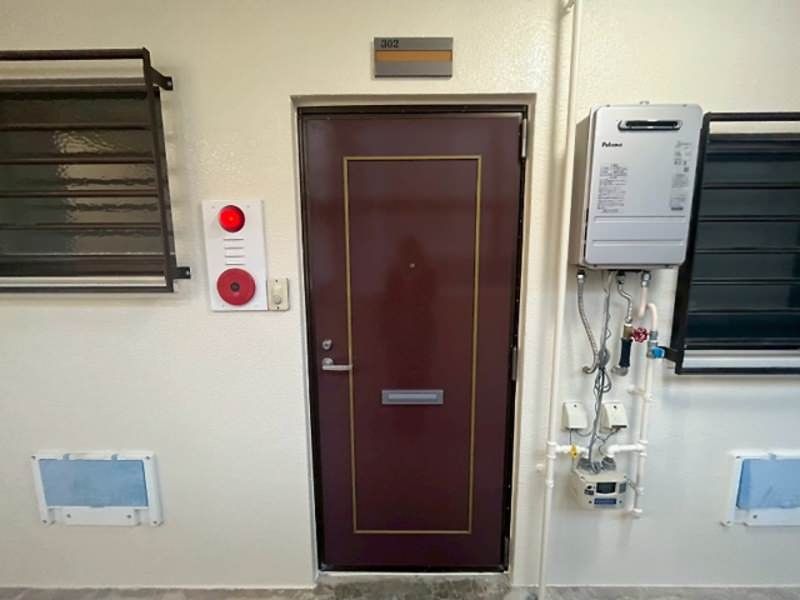 Refurbished 2DK Apartment for Rent in Urasoe Miyagi, Okinawa - Thumbnail 2