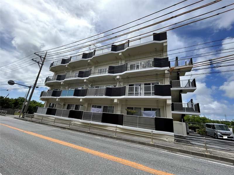 2DK Apartment for Rent in Yozu, Itoman City, Okinawa - Image 1