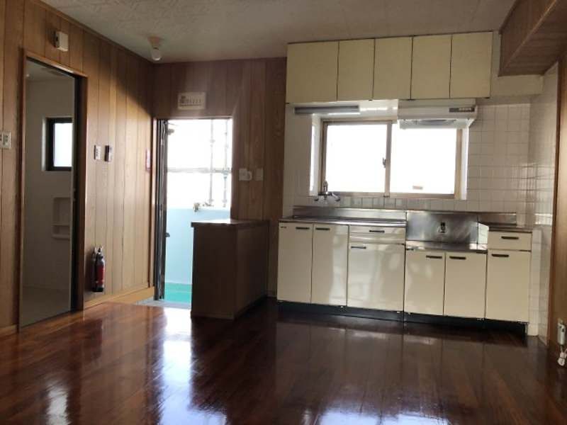 2DK Apartment for Rent in Ginowan, Okinawa - Thumbnail 4