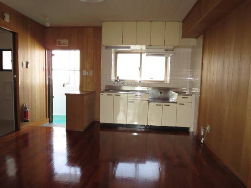 2DK Apartment for Rent in Ginowan, Okinawa - Thumbnail 3