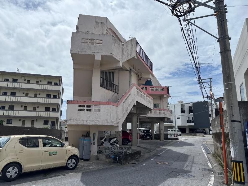 1R Apartment for Rent in Ginowan, Okinawa - 16.6 sqm - Thumbnail 2