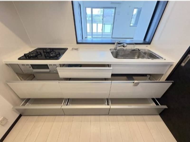 Modern 2LDK Apartment for Rent in Okinawa City, Yogi - Thumbnail 4