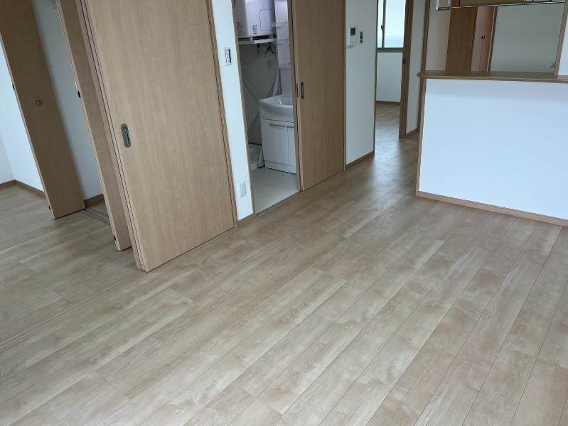Modern 2LDK Apartment for Rent in Nanjo City, Okinawa - Thumbnail 4