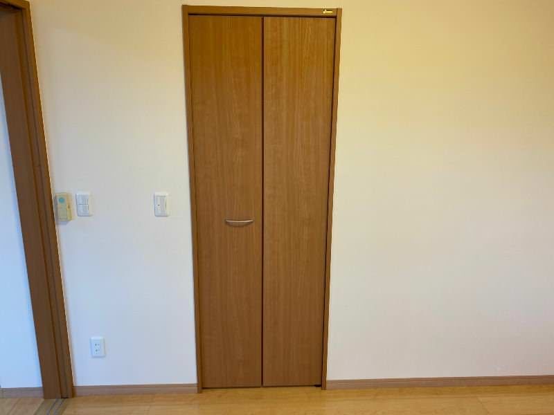 2LDK Apartment for Rent in Chatan, Okinawa with Free Internet - Thumbnail 3