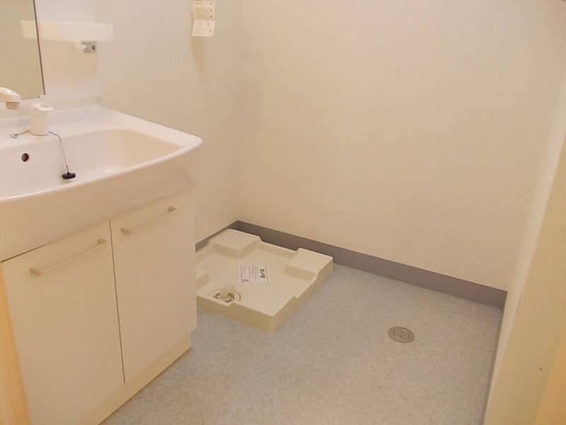1LDK Apartment for Rent in Nishihara-cho, Okinawa - Thumbnail 4