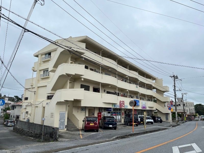 Sun Castle 3DK Apartment for Rent in Haebaru, Okinawa - Thumbnail 2