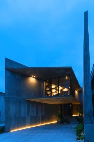 Concrete Designer 2LDK House with Rooftop Potential in Ginowan, Okinawa - Thumbnail 3