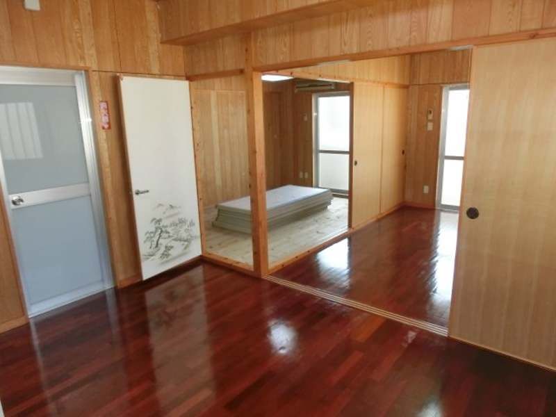 Season Kou 2LDK Apartment for Rent in Naha City, Okinawa - Thumbnail 3