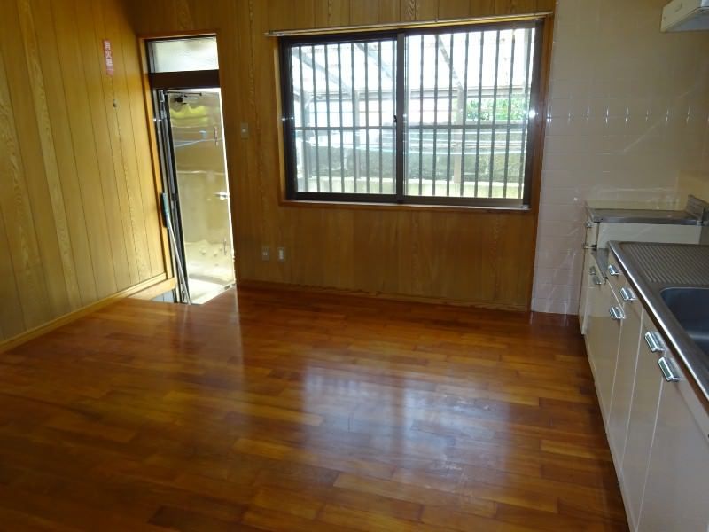 3LDK Apartment for Rent in Tomigusuku, Okinawa - 54.5 sqm - Thumbnail 3