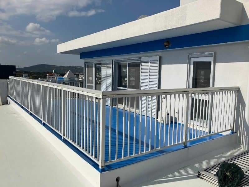 Renovated 3LDK Penthouse with Ocean View in Okinawa City - Thumbnail 2
