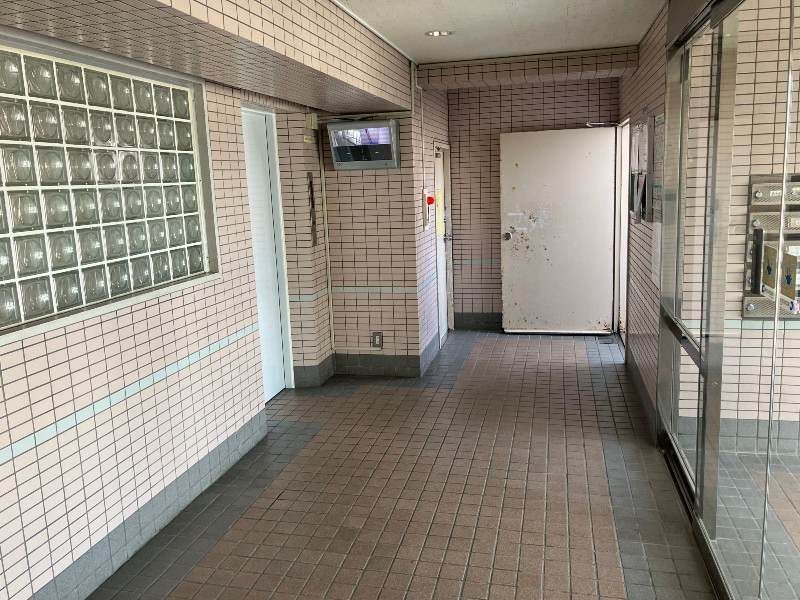 Renovated 3LDK Penthouse with Ocean View in Okinawa City - Thumbnail 4