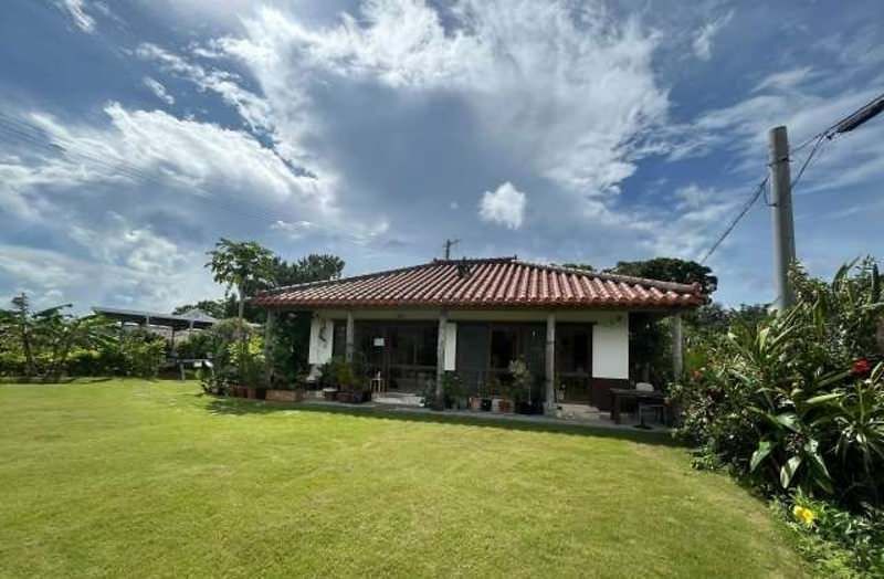 Charming 1R Shop with Land for Sale in Nago, Okinawa - Thumbnail 2