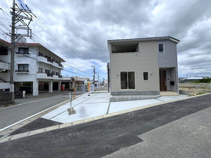 Newly Built 4LDK House for Sale in Itoman, Okinawa - Thumbnail 2