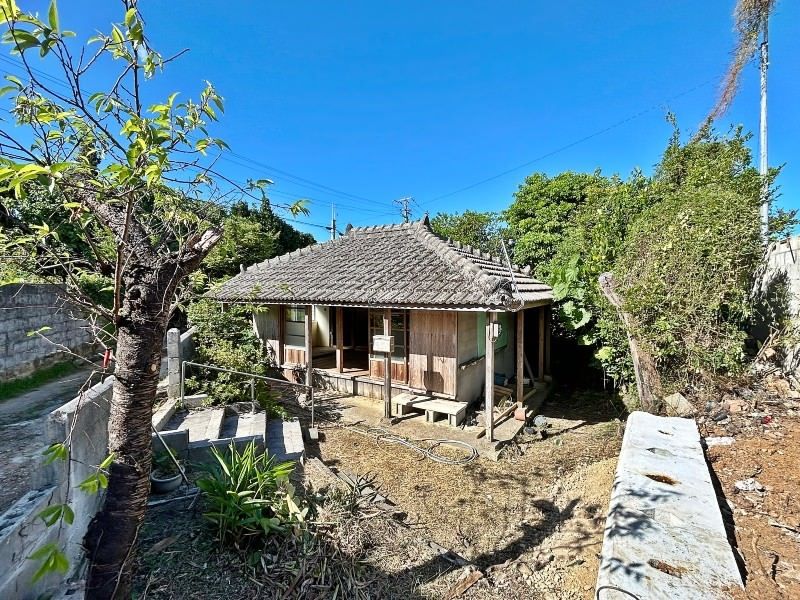 Traditional 3DK House for Rent in Nakijin, Okinawa - Thumbnail 2