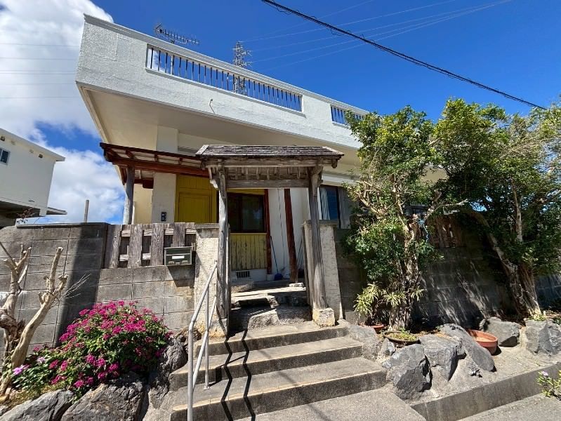 Hilltop Ocean View 4LDK House for Sale in Nago City - Thumbnail 2