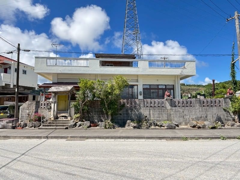 Hilltop Ocean View 4LDK House for Sale in Nago City - Thumbnail 3