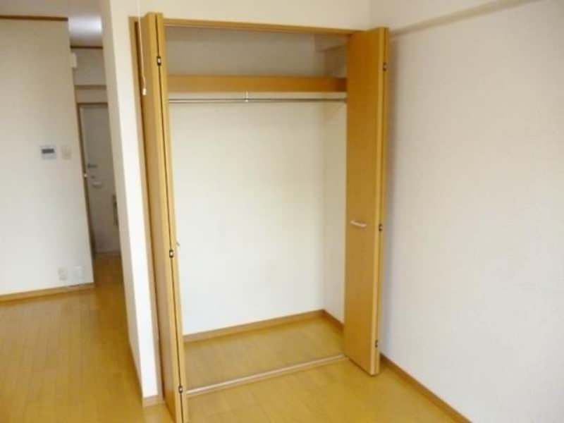 Castillo Tamatabashi 1R Apartment for Rent in Tomigusuku, Okinawa - Thumbnail 4