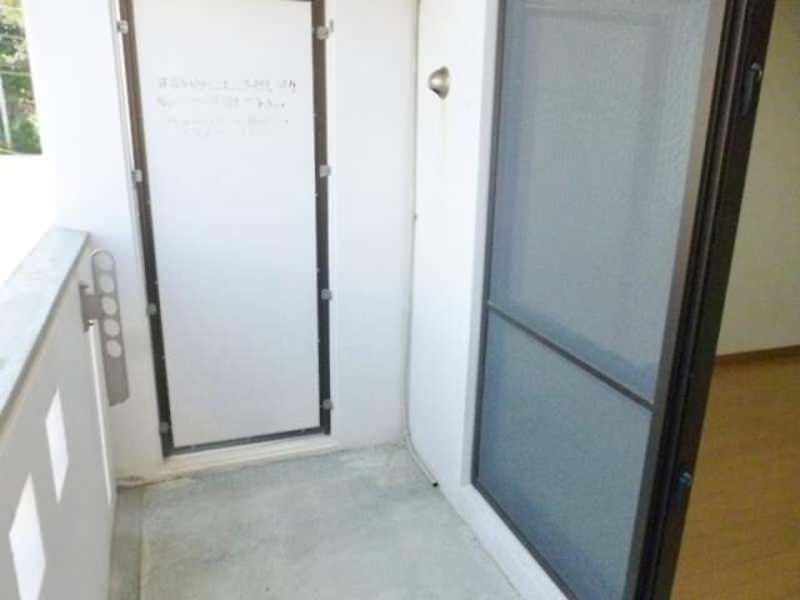 Castillo Tamatabashi 1R Apartment for Rent in Tomigusuku, Okinawa - Thumbnail 3