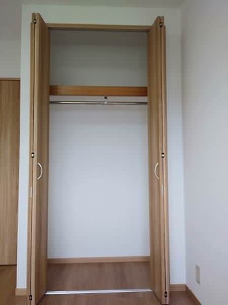 Modern 1DK Apartment for Rent in Misaki, Nakagusuku, Okinawa - Thumbnail 4
