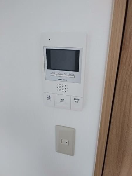 Modern 1DK Apartment for Rent in Misaki, Nakagusuku, Okinawa - Thumbnail 3
