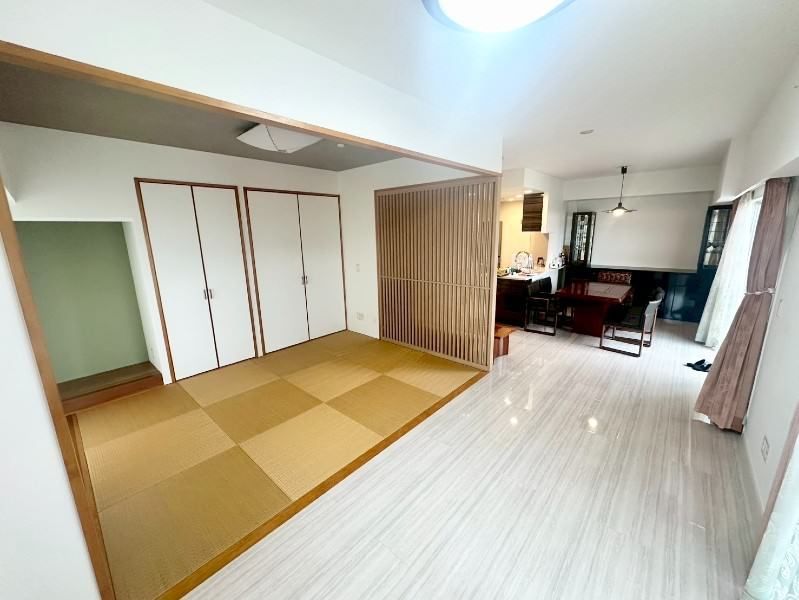 Le Grandi Mekaru New Urban Center 2LDK Top Floor Condo in Naha - Thumbnail 3