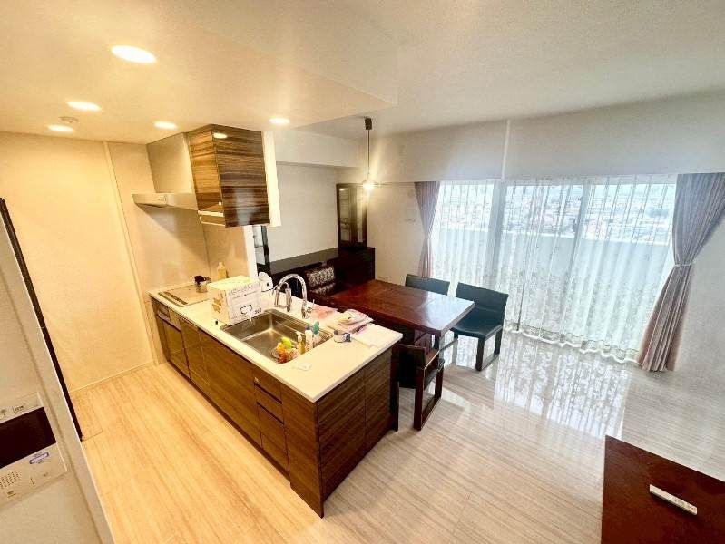 Le Grandi Mekaru New Urban Center 2LDK Top Floor Condo in Naha - Thumbnail 4