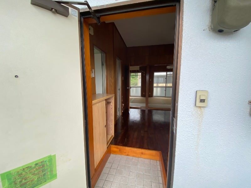 2LDK Rental Apartment in Yonabaru, Okinawa | Separate Bath & Toilet - Thumbnail 3