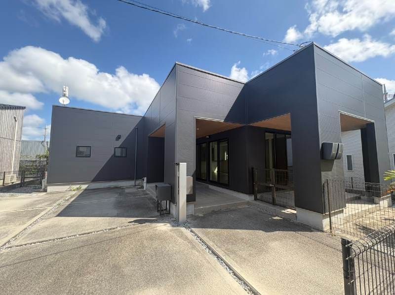 4LDK Single-Story House for Sale in Nago, Okinawa - Thumbnail 2
